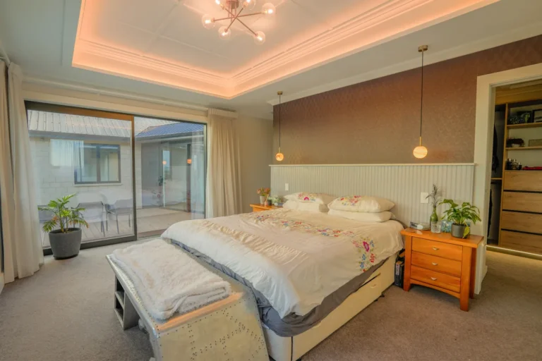 Main bedroom with tray ceiling, Architectural home, Franklin