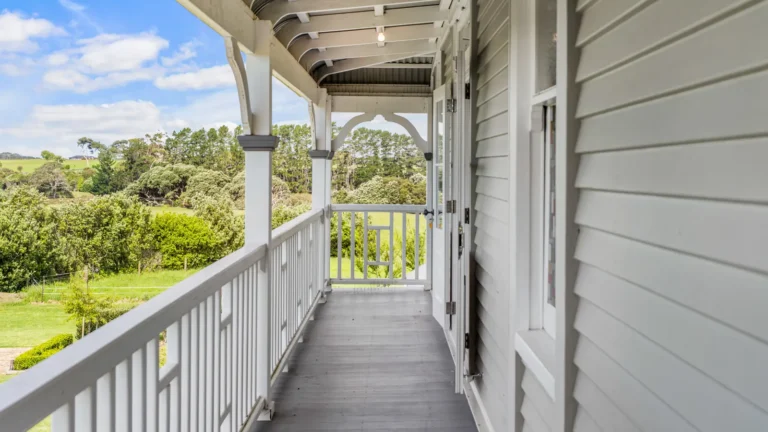 Upstairs verandah, The Huntly House, Clarks Beach